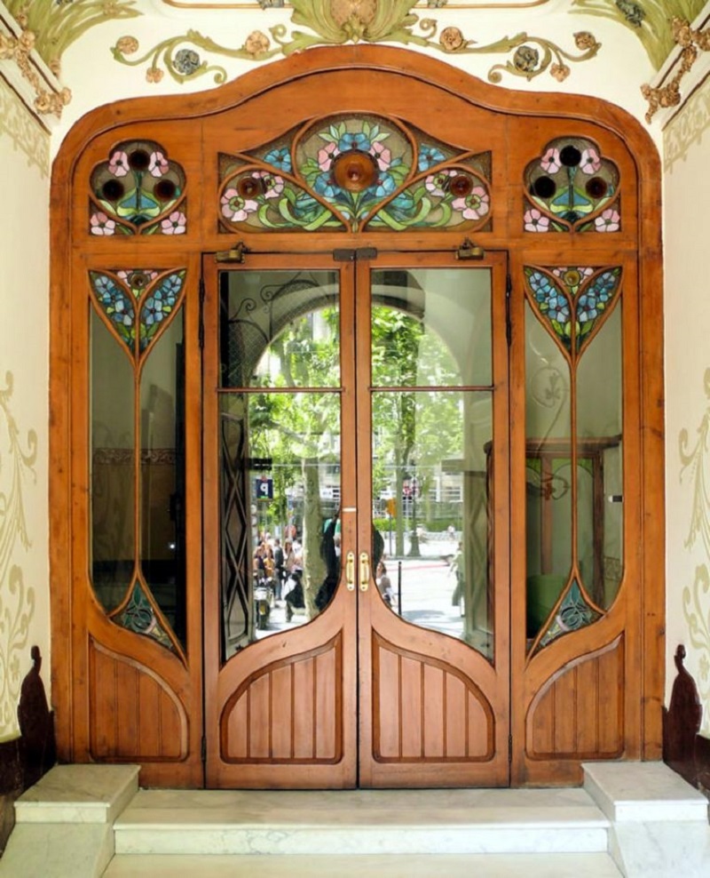 Mẫu cửa gỗ 2 cánh kính tân cổ điển