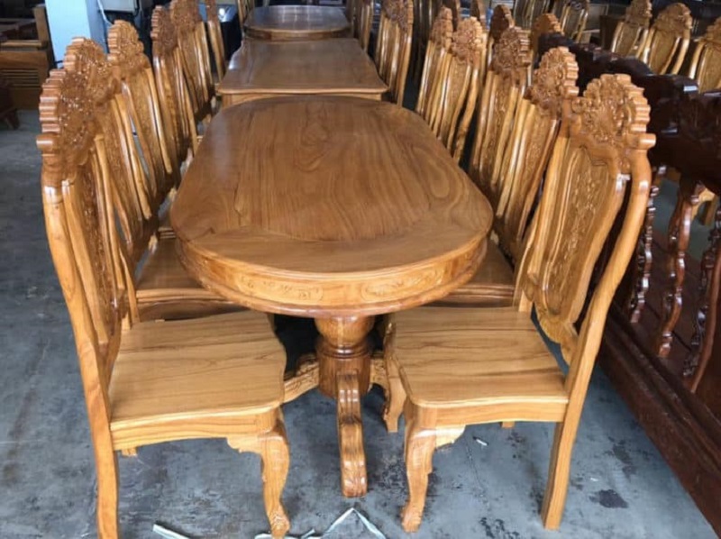 Mẫu bàn ăn 8 ghế gỗ gõ đỏ hình oval